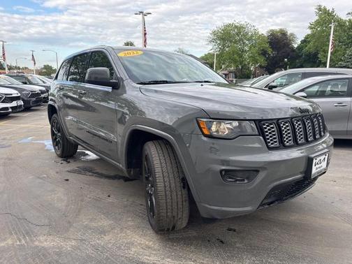 2022 Jeep Grand Cherokee Laredo