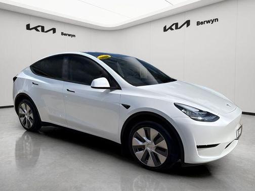 Pearl White Multi-Coat 2023 Tesla Model Y Long Range Dual Motor All-Wheel Drive