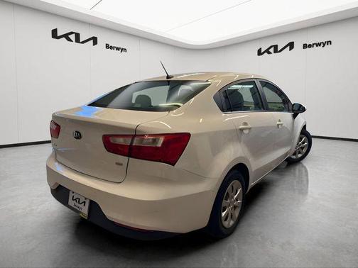 Clear White 2017 Kia Rio LX