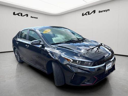 Aurora Black 2024 Kia Forte GT-Line