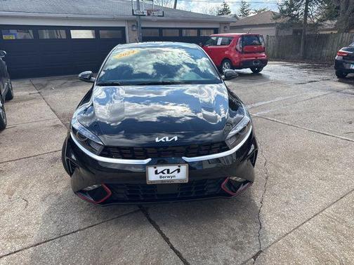 Aurora Black 2024 Kia Forte GT-Line