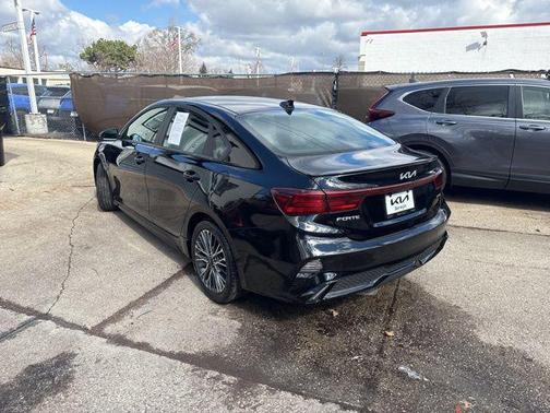 Aurora Black 2024 Kia Forte GT-Line