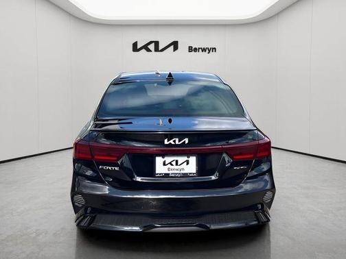 Aurora Black 2024 Kia Forte GT-Line