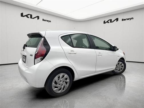 2016 Toyota Prius c Two