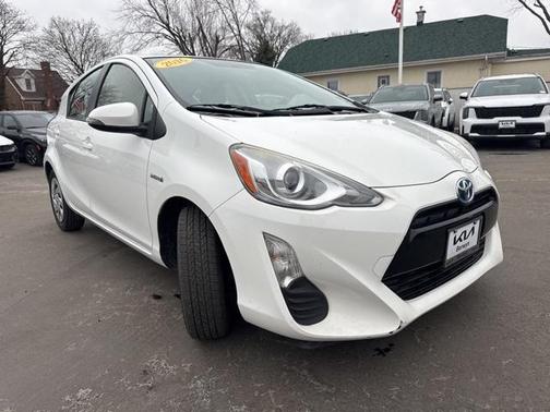 2016 Toyota Prius c Two