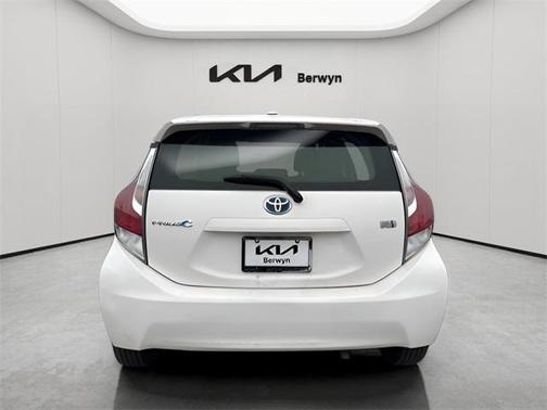 2016 Toyota Prius c Two