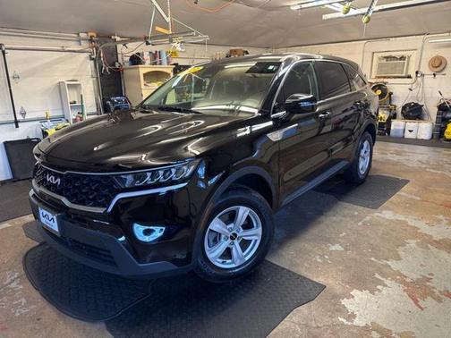 2022 Kia Sorento LX