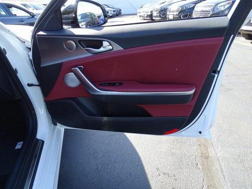 2021 Kia Stinger GT1