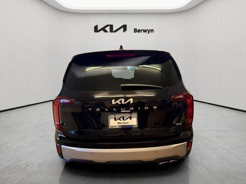Ebony Black 2024 Kia Telluride S