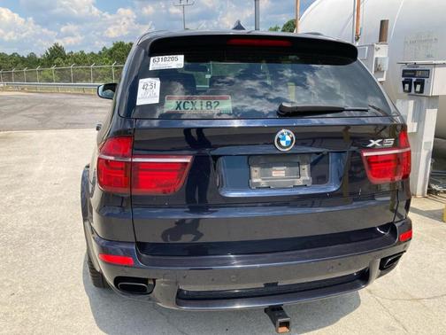 Photo 2 of 32 of 2013 BMW X5 xDrive50i