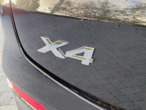 2022 BMW X4 xDrive30i