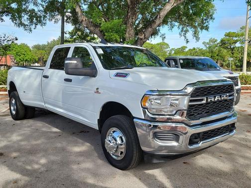 Bright White Clearcoat 2024 RAM 3500 Tradesman Crew Cab 4x4 8' Box