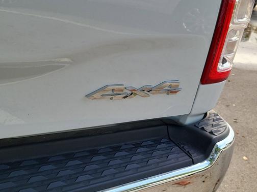 Bright White Clearcoat 2024 RAM 3500 Tradesman Crew Cab 4x4 8' Box