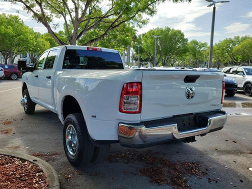 Bright White Clearcoat 2024 RAM 3500 Tradesman Crew Cab 4x4 8' Box