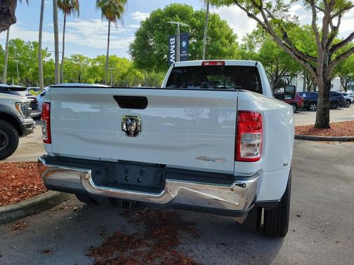 Bright White Clearcoat 2024 RAM 3500 Tradesman Crew Cab 4x4 8' Box