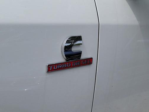 Bright White Clearcoat 2024 RAM 3500 Tradesman Crew Cab 4x4 8' Box