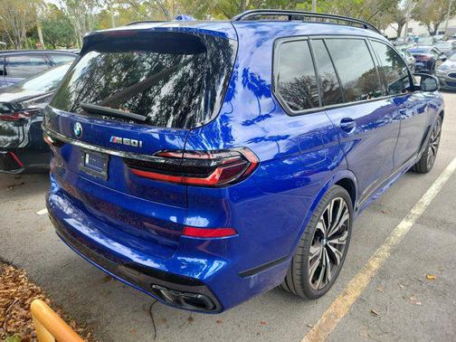 Marina Bay Blue Metallic 2024 BMW X7 M60i