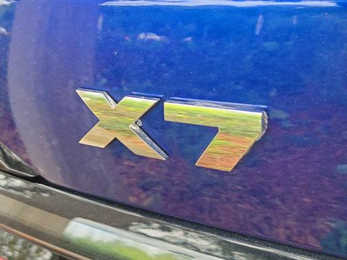 Marina Bay Blue Metallic 2024 BMW X7 M60i