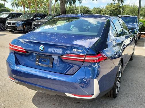 Phytonic Blue Metallic 2027 BMW 530 i