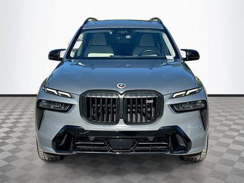 2023 BMW X7 M60i