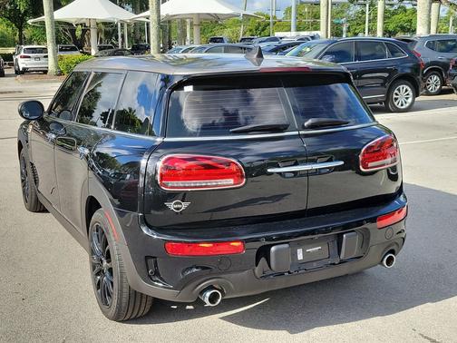 Midnight Black 2023 MINI Clubman Cooper S