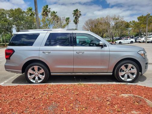 Iconic Silver Metallic 2024 Ford Expedition Platinum