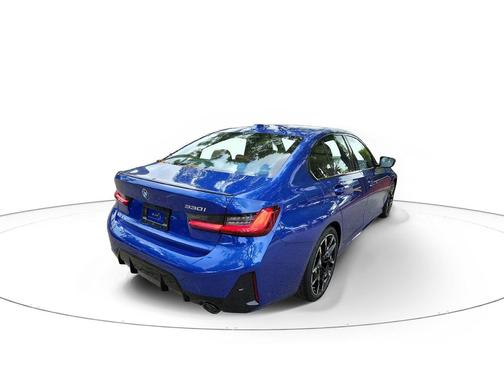 Portimao Blue Metallic 2026 BMW 330 330i