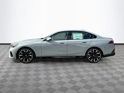 2025 BMW 530 i
