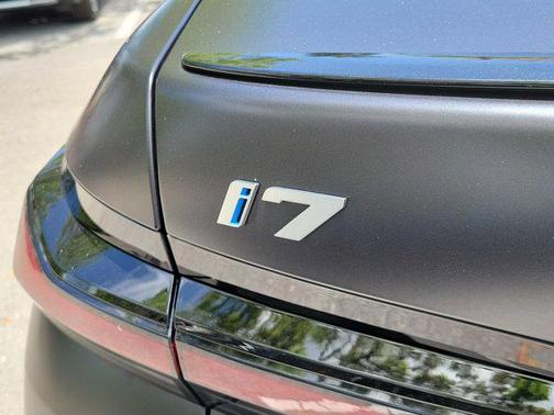 Frozen Deep Grey 2025 BMW i7 eDrive50