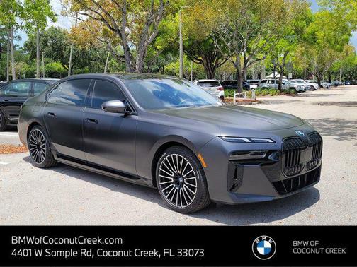 Frozen Deep Grey 2025 BMW i7 eDrive50