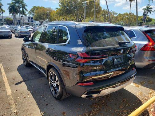 Black Sapphire Metallic 2024 BMW X5 sDrive40i