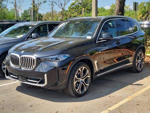 Black Sapphire Metallic 2024 BMW X5 sDrive40i