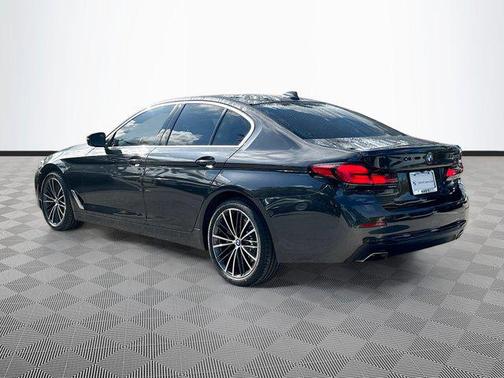 2022 BMW 530 i