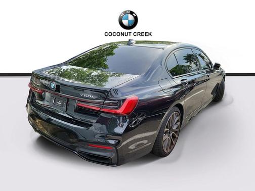Black Sapphire Metallic 2022 BMW 750 i xDrive
