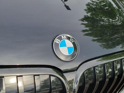 Black Sapphire Metallic 2022 BMW 750 i xDrive