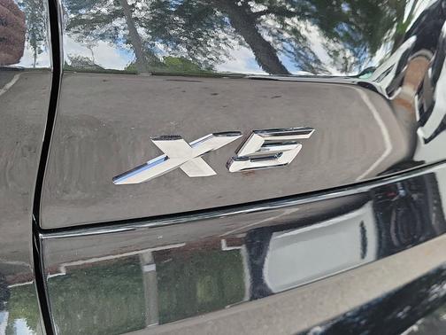 Black Sapphire Metallic 2026 BMW X5 sDrive40i