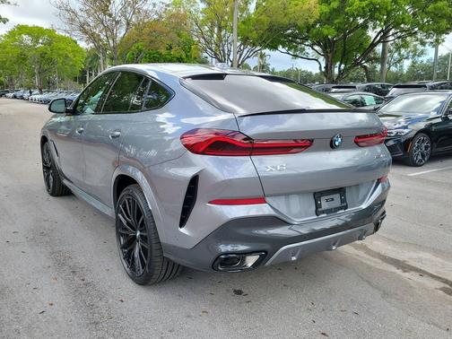 Skyscraper Grey Metallic 2027 BMW X6 xDrive40i