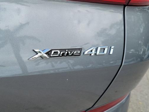 Skyscraper Grey Metallic 2027 BMW X6 xDrive40i