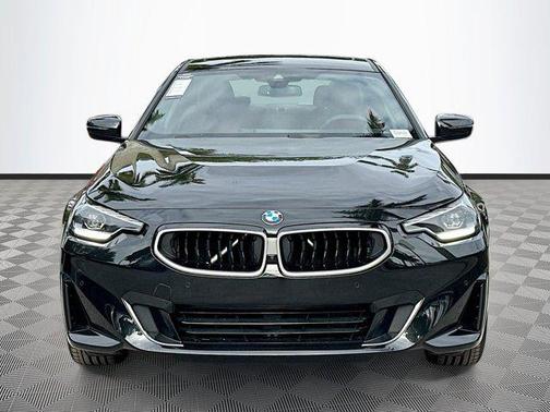 2025 BMW 230 i