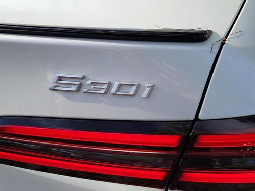 Mineral White Metallic 2027 BMW 530 i