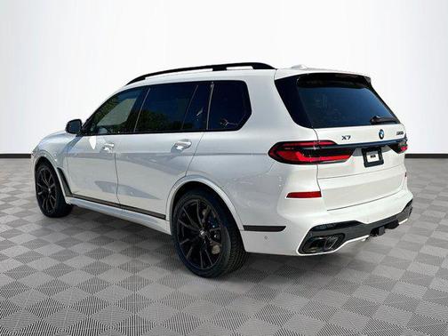 2026 BMW X7 M60i