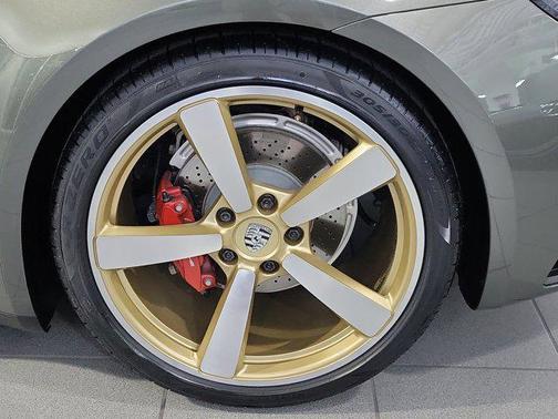 2022 Porsche 911 Carrera