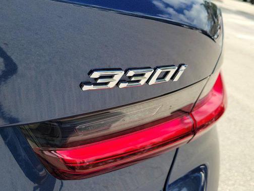 2022 BMW 330 330i