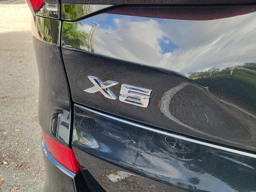 Black Sapphire Metallic 2026 BMW X5 sDrive40i