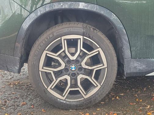 San Remo Green Metallic 2025 BMW X1 xDrive28i