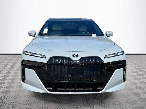 2023 BMW 740 i