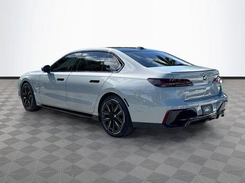 2023 BMW 740 i