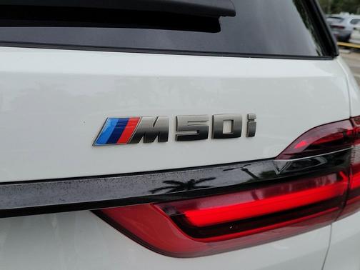 Alpine White 2021 BMW X7 M50i