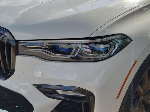 Alpine White 2021 BMW X7 M50i