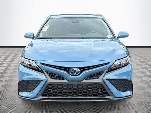 2024 Toyota Camry Hybrid SE